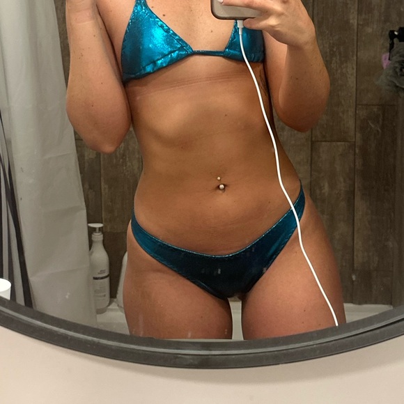 Beautiful Cheeky Bikini - Picture 2 of 2